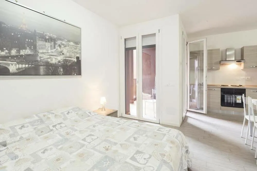 Appartamento Parigi Bologna 0*,